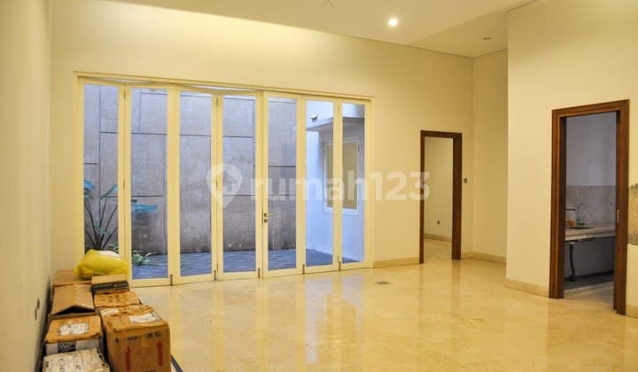 Siap Huni Rumah 2 Lantai Mezzanine di Jaksel