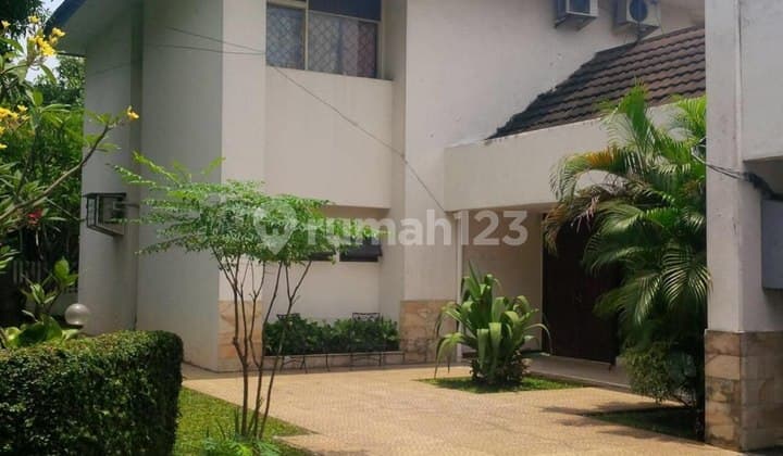 Est Deal! Rumah Mewah 2 Lantai Harga Nego