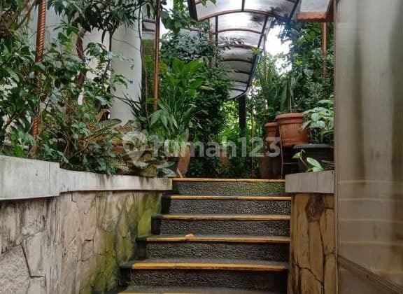 2.5-Story Flood-Free Residential House in Kuningan