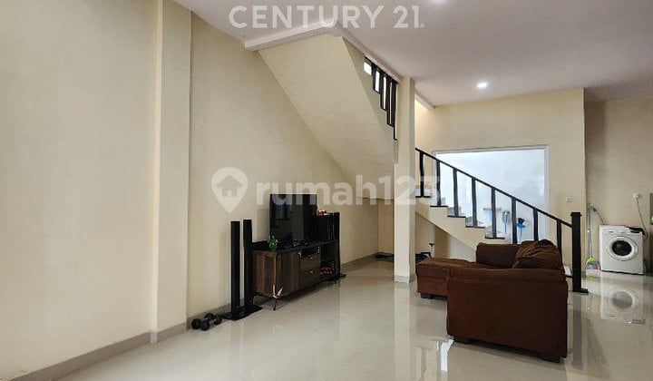 Rumah 2 Lantai Siap Huni Lingkungan Nyaman