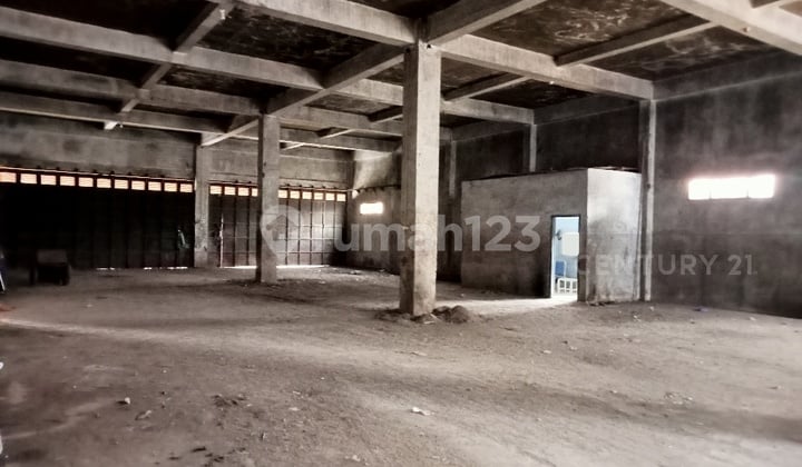 Gudang Luas dan Sangat Strategis di Tegal