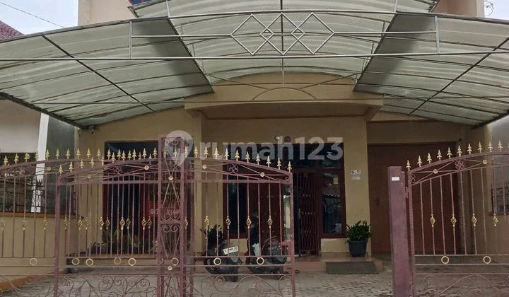 Rumah Mewah, Strategis, dan bisa untuk Usaha di Tengah Kota Tegal