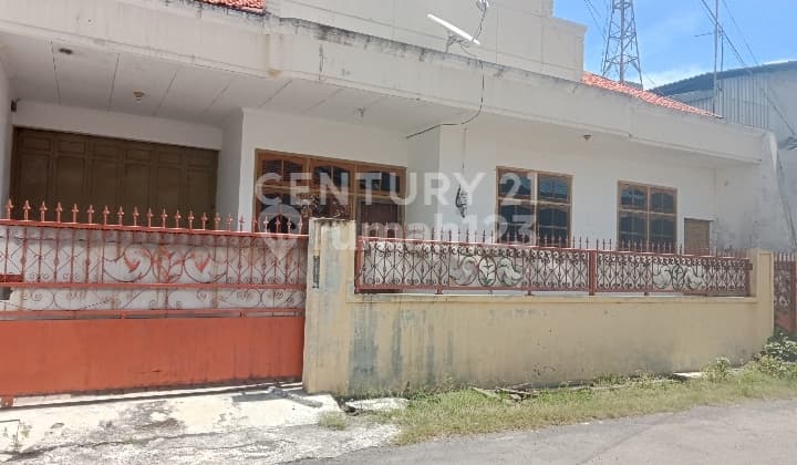 Rumah Tiga Kamar Tidur dan Akses Mobil di Tegal