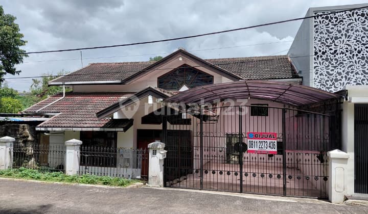 Rumah Setiabudi Pusat Kota Bandung Halaman Luas SHM Siap Huni