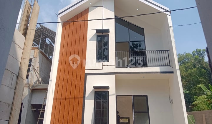 Beautiful House Close to Srikuit Sentul Toll Road and Ccm