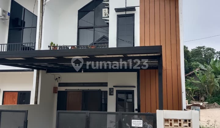 Rumah Minimalis bisa Juga 2 Lantai Lokasi Strategis Dekat Stasiun