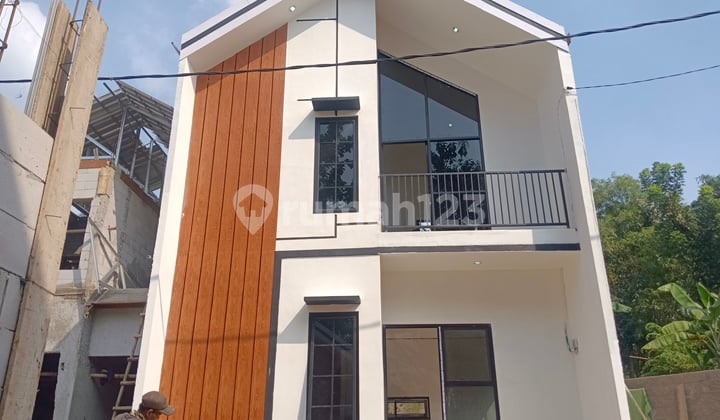 Rumah Akses 2 Mobil Dekat Stasiun Bojonggede