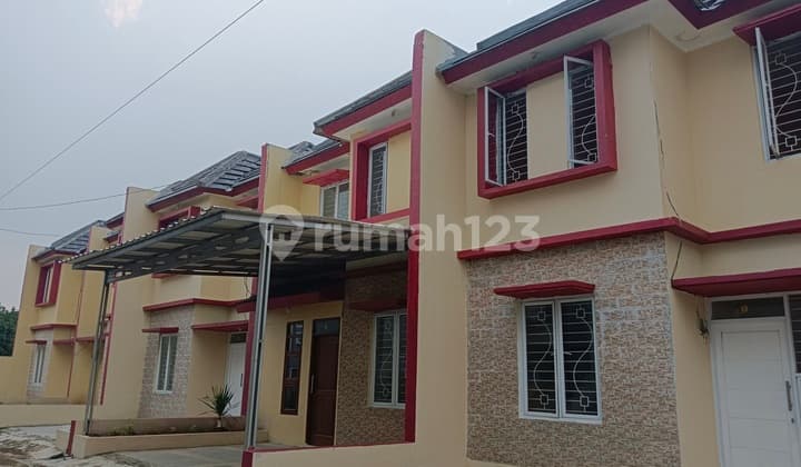 Ready to Occupy House Cash Only Car Access Suitable for Investment