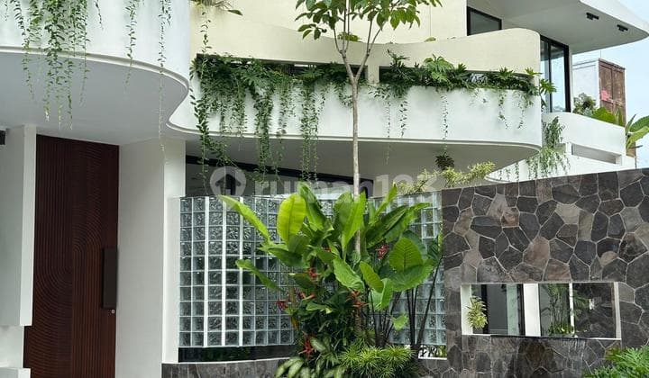 Exclusive Luxury Villa Sunset Road Kuta - 4Br Villa dengan Private Lift & Sauna