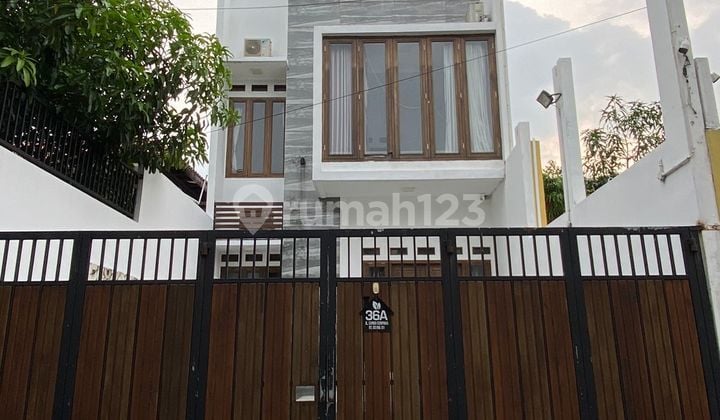 Rumah Jatiwaringin Strategis