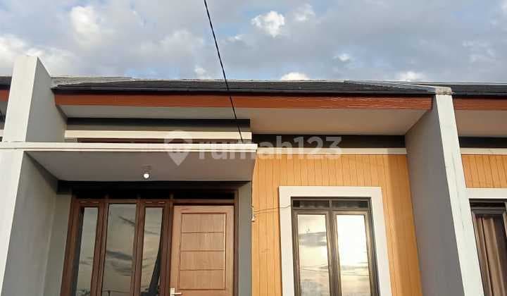 Rumah Minimalis Lokasi Bebas Banjir Leglitas SHM