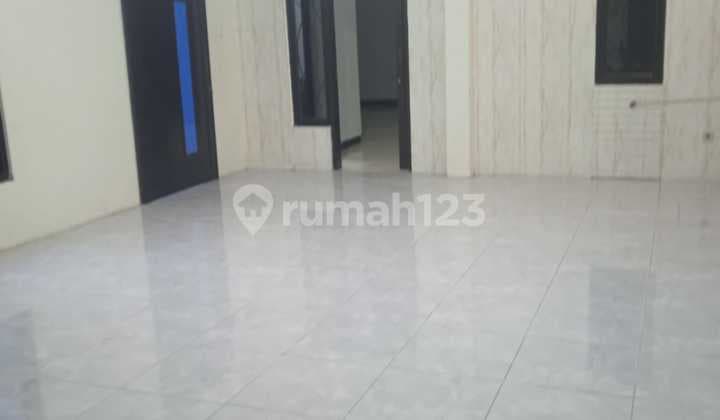 Rumah Hook di Erfina Kencana Pakansari 2 Lantai Siap Huni Harga Terbaik