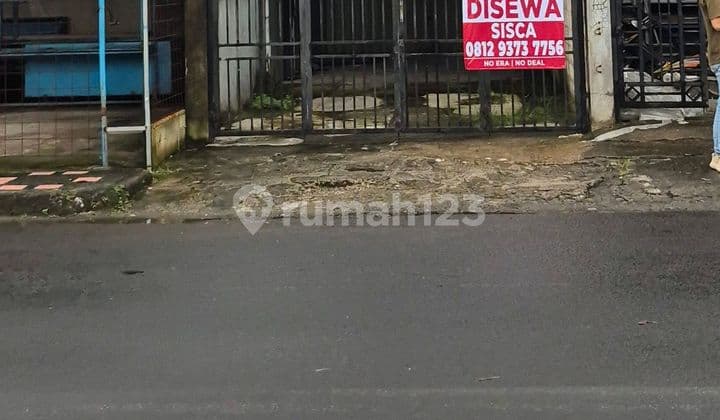 Disewakan Ruko Area Ramai 2 Lantai Baru Renovasi di Sukahati