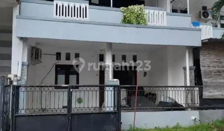 For Rent 3-Story House Semi-Furnished Bukit Palma West Surabaya Citraland