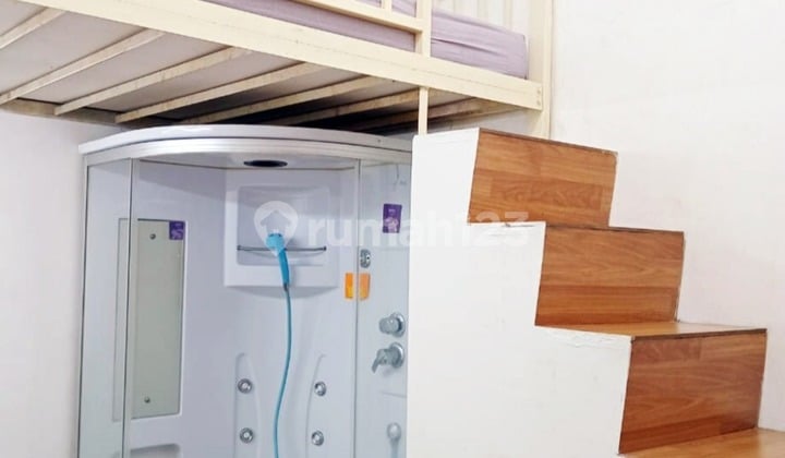 The only single room with a double deck, en-suite bathroom, close to UMN, SMS Mall, BSD.