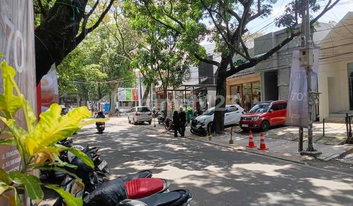 Dijual Tanah dan Bangunan Komersial Jl Trunojoyo. Sayap Jalan Riau Bandung