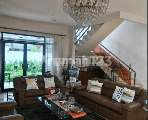 Rumah Kuningan Jaksel. Jalan Depan Besar Lokasi Dekat Mall dan Perkantoran