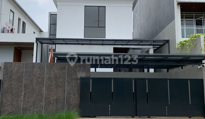 Rumah Lux Modern Dua Lantai di Setraduta Lingkungan Eksklusif