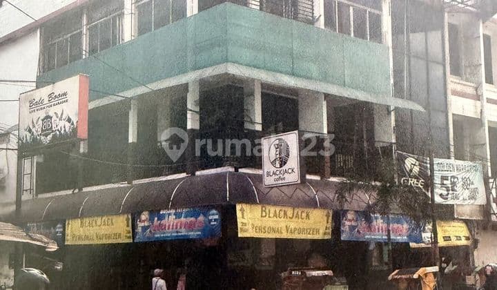 Ruko Empat Lantai Full Furnished di Koridor Utama Jenderal Sudirman