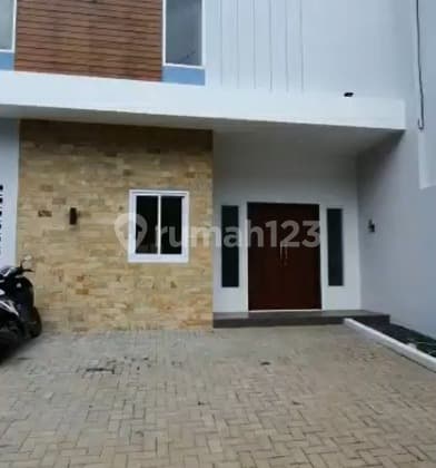 Modern Minimalist Move-In Ready House in Setra Duta, Comfortable Environment