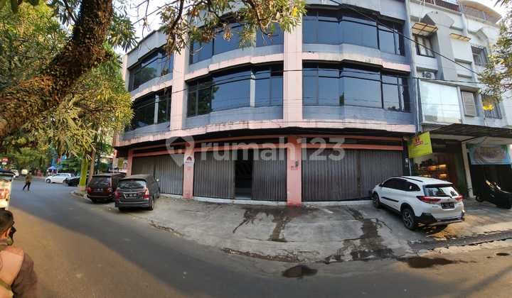 Ruko Siap Pakai Dua Akses di Dewi Sartika Lokasi Super Strategis