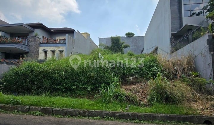 Strategic Square Plot in Setraduta Lestari Serene Environment
