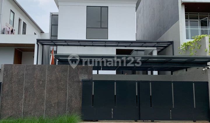 Ready-to-occupy 2-storey house in Setraduta, Bandung.
