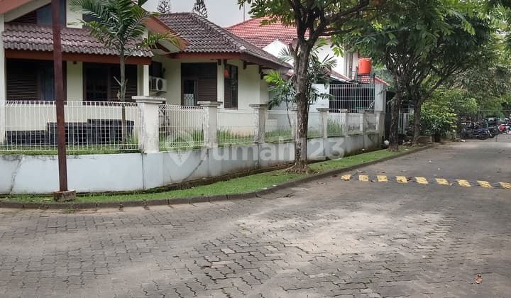 Rumah Dijual "Bu" Hitung Tanah di Kawasan Elit dan Strategis @Kemang Pratama, Bekasi