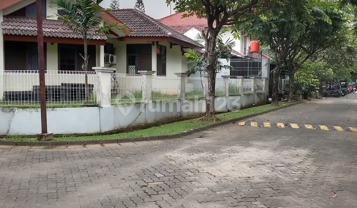 Rumah Dijual "Bu" Hitung Tanah di Kawasan Elit dan Strategis @Kemang Pratama, Bekasi