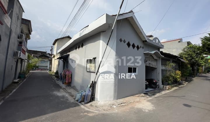 Dijual Rumah Murah di Solo Kadipiro Dekat Luwes Nusukan