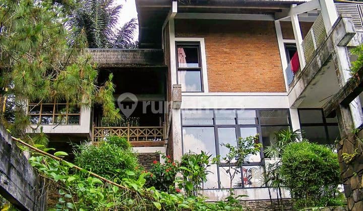 Di Jual - Rumah Luas di Dago Atas