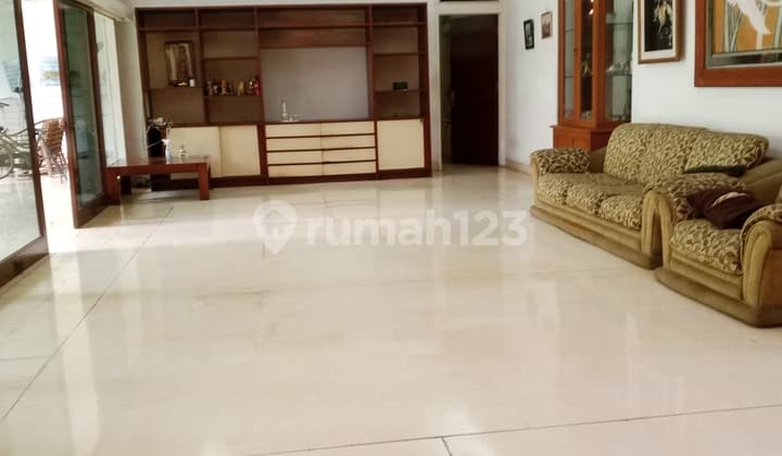 Rumah Siap Huni Halaman Luas Dalam Komplek