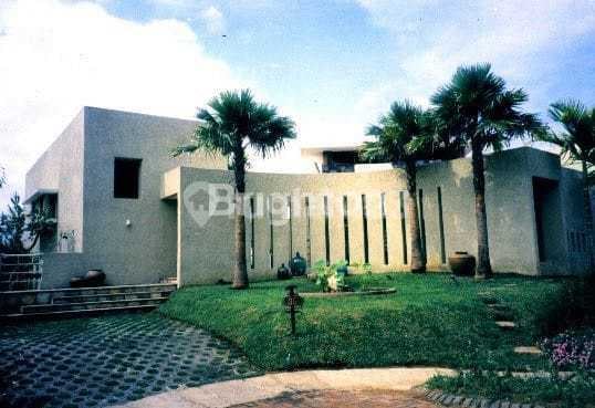 Dijual Vila Bagus Dengat Kolam Renang Lokasi Strategis Dekat Tempat Wisata