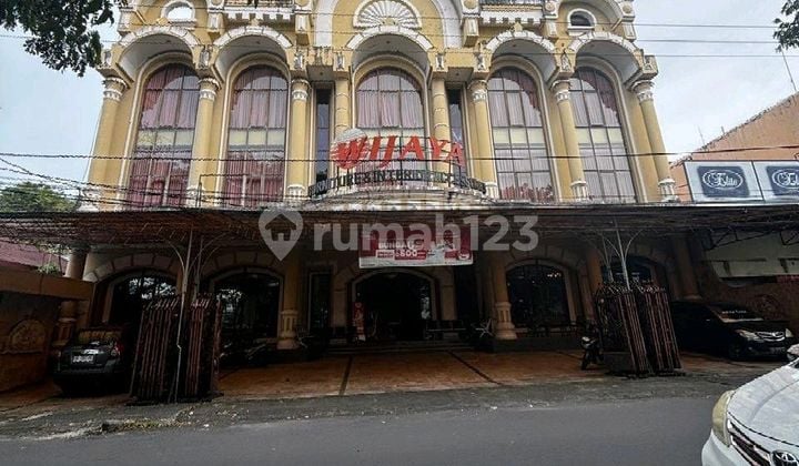 Gedung Komersial Premium SHM 4 Lantai di Pusat Kota Manado