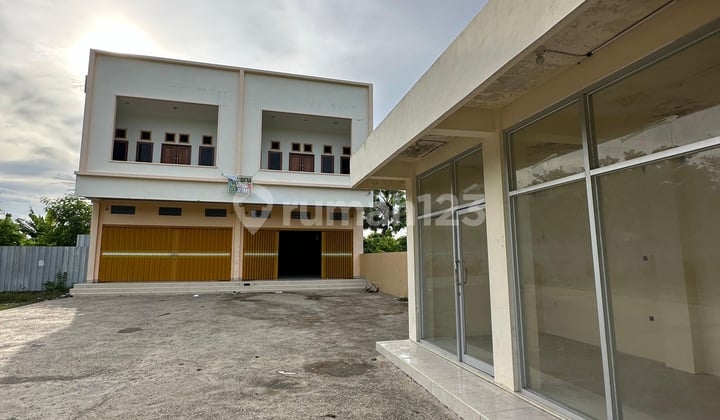 Ruko Mewah Strategi Dekat Terminal Bimoku