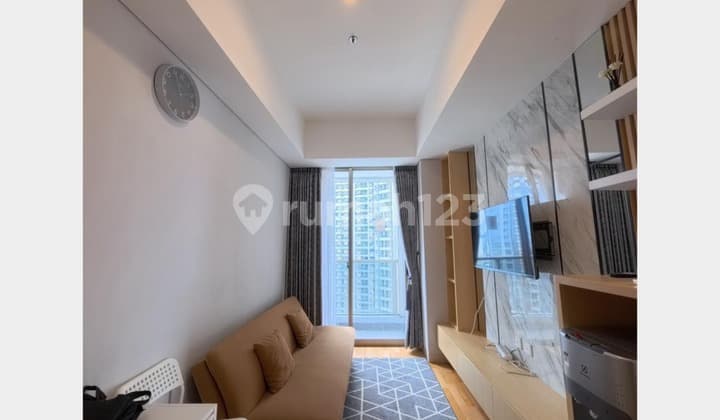 Apartemen Taman Anggrek Dijual Tipe Corner 2 BR Full Furnish Rapi