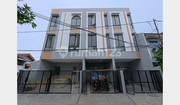 Jual Rumah Inden Duri Kepa 3 Lantai Bebas Banjir 100% Sudah SHM