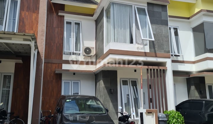 Rumah Jombang Ciputat, 2 Lantai Siap Huni, Dekat Pusat Perbelanjaan, Dekat Akses Tol