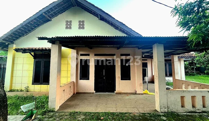 For Sale House and Large Land in Kedaton, Lampung