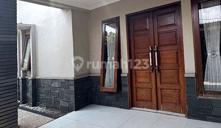 Rumah Modern Hook Siap Huni di Arcamanik, Bandung