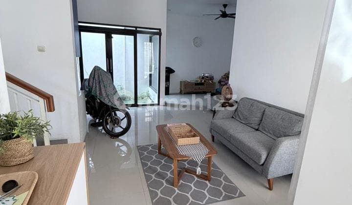 Rumah Modern 2 Lantai Antapani Siap Huni