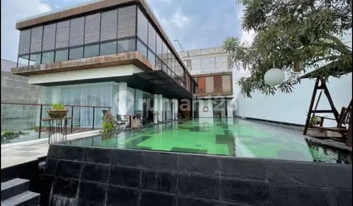 Rumah Full Furnished Desain Villa di Kota Baru Parahyangan