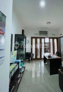 Rumah Luas di Kawasan Ramai di Buah Batu, Bandung