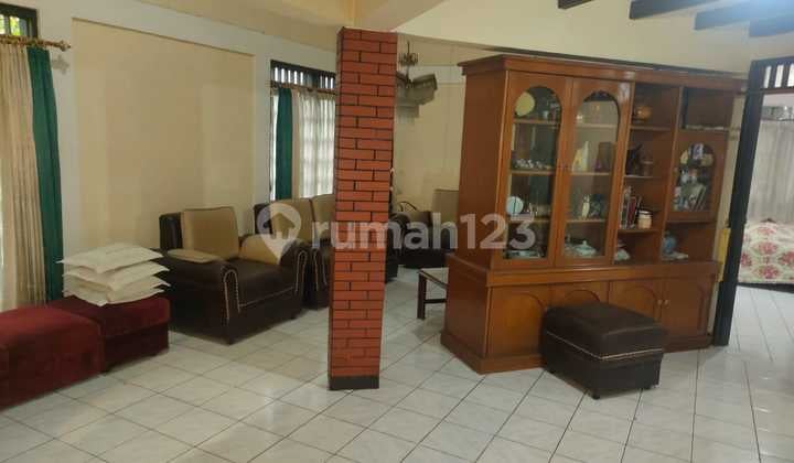Rumah Luas Strategis di Turangga, Bandung