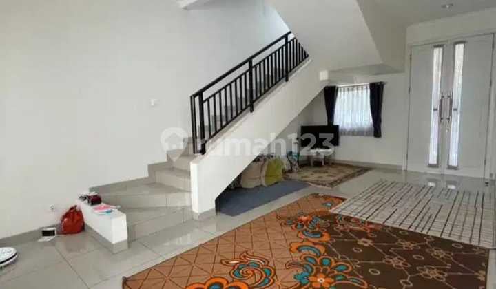 Rumah 2 Lantai Semi Furnished di Summarecon Bandung