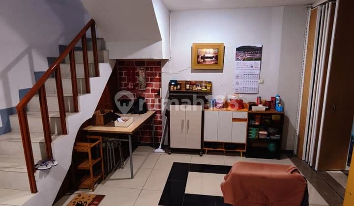 Rumah Strategis di Blok Paling Depan di Taman Kopo Indah, Bandung