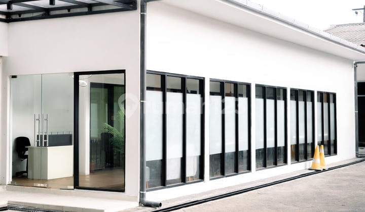 Ruang Usaha Strategis Dekat Alun - Alun Malang