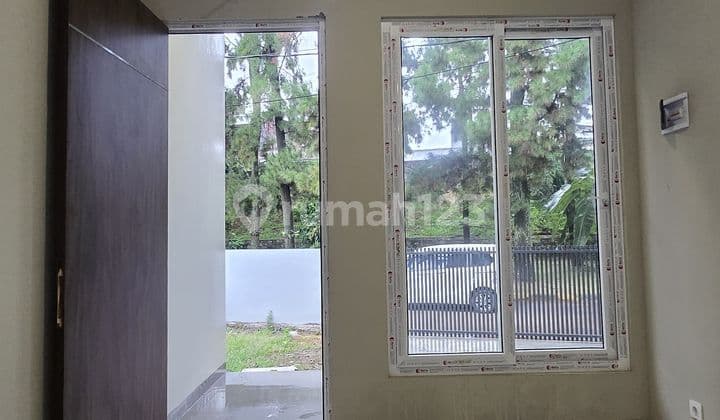 Rumah 2 Lantai SHM 3500 Watt Air Pam Unfurnished di BSD Tangsel