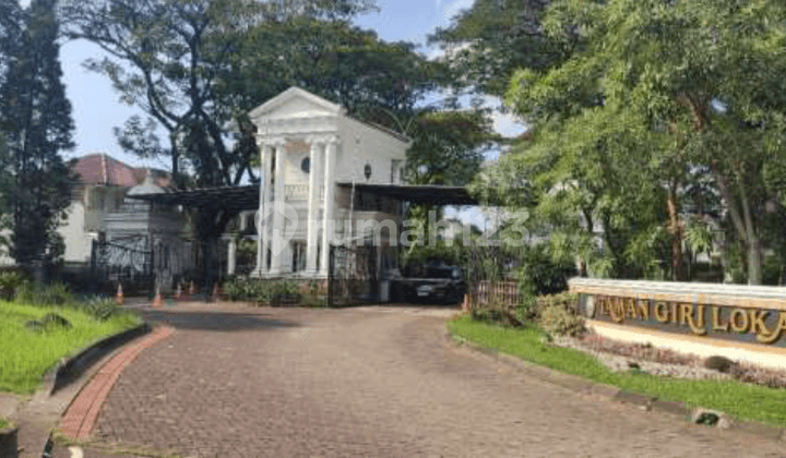 Rumah 2 Lantai Terawat Hadap Tenggara di Taman Giri Loka, Bsd