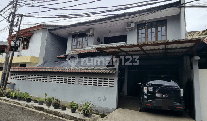 Rumah 2 Lantai Dijual Cepat Lokasi Strategis Siap Huni di Pejaten
